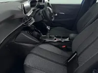 Używany Peugeot 208 Allure 101 KM (74 kW) 2025 Hatchback