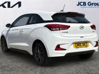 Used Hyundai i20 SE 83 HP (61 kW) 2016 White Coupe