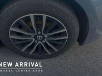 Used Volvo V40 Momentum 120 HP (88 kW) 2018 Blue Hatchback