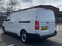 Second-hand Peugeot Expert 143 CP (105 kW) 2025 Alb Van