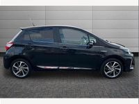 Used Toyota Yaris Hybrid 100 HP (73 kW) 2017 Black Hatchback