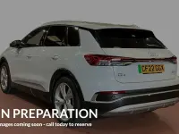 Usado Audi Q4 e-tron S-Line 150 kW (204 HP) 2022 Branco SUV