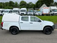Used Isuzu D-Max 2017 White Pickup