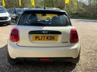 Usado Mini Cooper Hatch 136 CV (100 kW) 2017 Blanco Utilitario