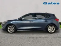 Used Ford Focus Zetec 125 HP (91 kW) 2021 Blue Hatchback