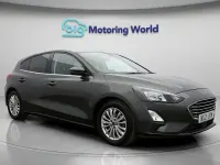 Begagnad Ford Focus Titanium 120 HK (88 kW) 2021 Grå Halvkombi