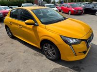Używany Peugeot 208 Active Premium 75 KM (55 kW) 2021 Żółty Hatchback