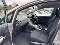 Used Toyota Auris 124 HP (91 kW) 2008 Silver Hatchback