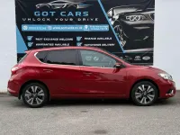 Used Nissan Pulsar N-Connecta 115 HP (84 kW) 2017 Red Hatchback
