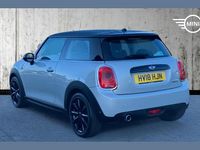 Used Mini Cooper Hatch 136 HP (100 kW) 2018 White silver Hatchback