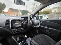 Used Renault Captur Dynamique 90 HP (66 kW) 2018 Grey SUV