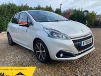 Used Peugeot 208 Roland Garros 110 HP (80 kW) 2016 White Hatchback