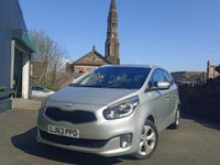 Usado Kia Carens 2013 Plateado Monovolumen
