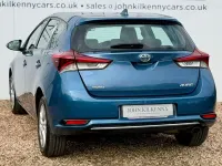 Used Toyota Auris 116 HP (85 kW) 2017 Blue Hatchback