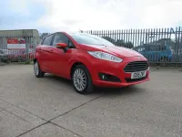 Used Ford Fiesta Titanium 120 HP (88 kW) 2015 Red Hatchback