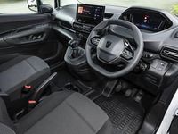 Used Peugeot Partner 131 HP (96 kW) 2026 White MPV