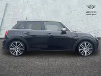 Begagnad Mini Cooper Exclusive 134 HK (98 kW) 2023 Svart Halvkombi