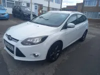 Gebraucht Ford Focus Zetec 115 PS (84 kW) 2014 Weiß Kombi