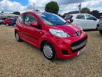 Used Peugeot 107 68 HP (50 kW) 2011 Red Hatchback