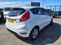 Used Ford Fiesta Zetec 2010 White Hatchback