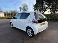 Used Toyota Aygo 68 HP (50 kW) 2013 White Hatchback