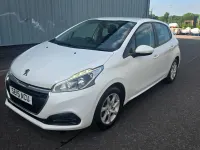 Käytetty Peugeot 208 Active 2015 Valkoinen Viistoperä