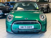 Używany Mini Cooper Classic 2021 Zielony Hatchback