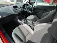 Used Ford Fiesta Zetec 123 HP (90 kW) 2017 Red Hatchback