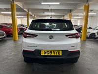 Second-hand Vauxhall Grandland X 2018 Alb SUV