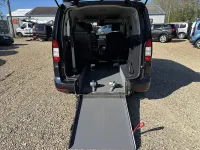 Usado Ford Tourneo Connect Titanium 122 HP (89 kW) 2023 Azul Monovolume