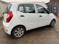Used Hyundai i10 Classic 2013 White Hatchback