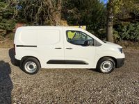 Second-hand Vauxhall Combo Edition 100 CP (73 kW) 2019 Alb Van