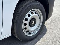 New Vauxhall Combo 100 HP (73 kW) 2025 Kaolin white p0pr MPV