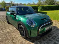 Gebraucht Mini Cooper S Hatch 135 kW (184 PS) 2022 Grün Kleinwagen