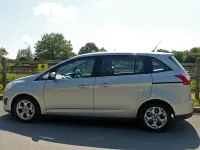 Used Ford Grand C-Max Zetec 2015 Ice silver metallic MPV