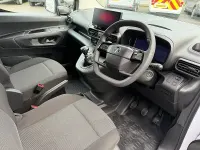 Used Vauxhall Combo 101 HP (74 kW) 2024 White Van