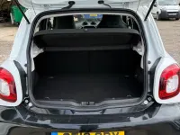 Used Smart ForFour Premium 71 HP (52 kW) 2018 White Hatchback