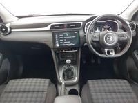 Używany MG ZS Excite 106 KM (77 kW) 2024 Srebrny SUV