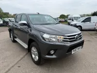 Używany Toyota HiLux 150 KM (110 kW) 2017 Szary Pickup