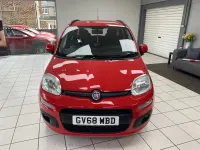 Begagnad Fiat Panda Lounge 69 HK (50 kW) 2019 Röd Halvkombi