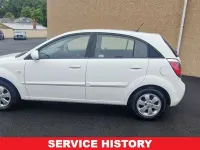 Used Kia Rio 108 HP (79 kW) 2010 White Hatchback