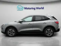 Usado Ford Kuga Titanium 150 CV (110 kW) 2023 Plateado SUV
