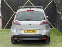 Used Renault Scénic III Dynamique 2015 Silver MPV