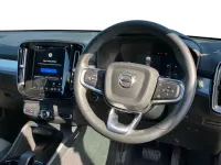 Usado Volvo XC40 Plus 2022 Azul SUV