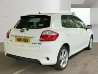 Used Toyota Auris Hybrid 2011 White Hatchback
