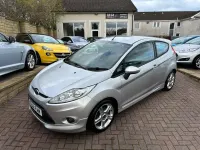 Begagnad Ford Fiesta Zetec 118 HK (86 kW) 2012 Silver Halvkombi
