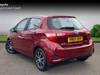 Second-hand Toyota Yaris Hybrid 101 CP (74 kW) 2019 Roșu Hatchback