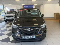 Second-hand Vauxhall Combo S 100 CP (73 kW) 2019 Negru Monovolum