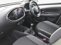 Used Toyota Aygo PURE 71 HP (52 kW) 2023 White