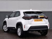 Used Toyota Yaris Hybrid 116 HP (85 kW) 2022 White Estate